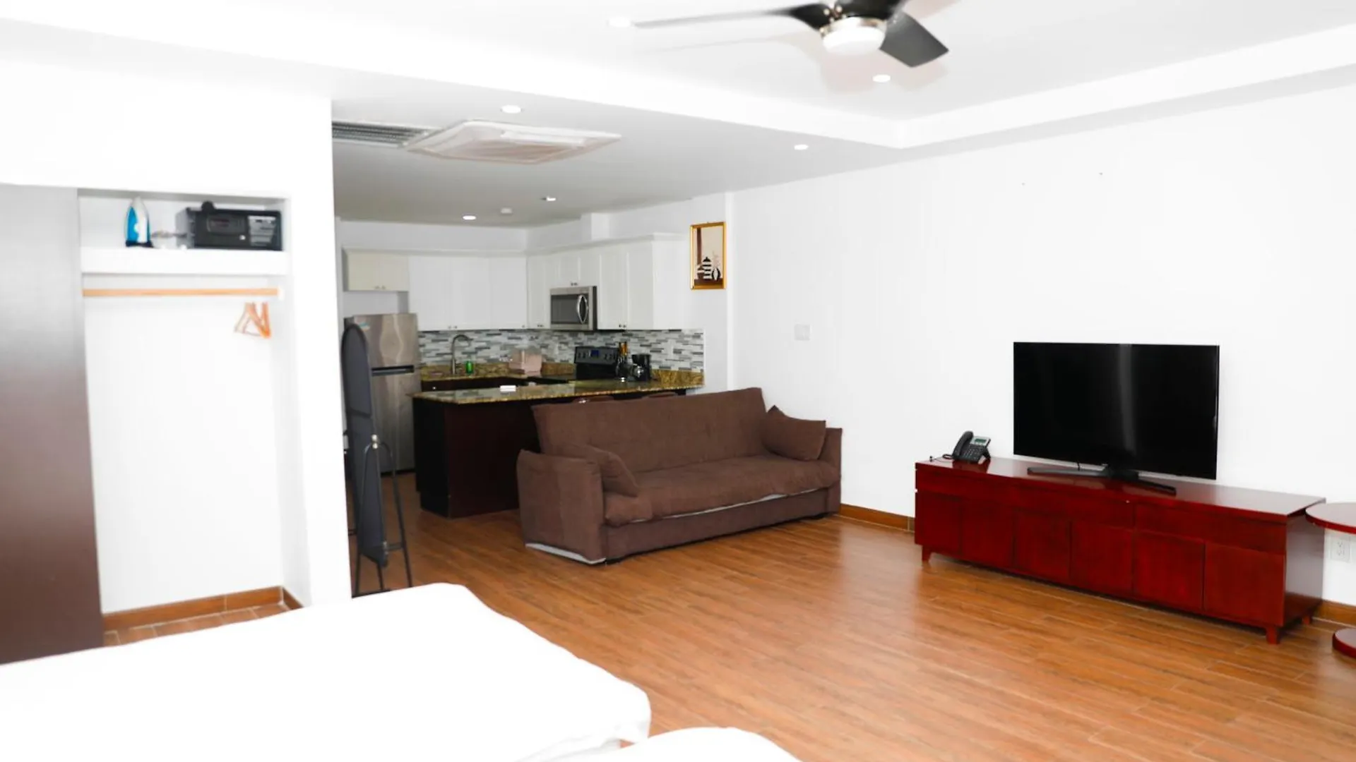 Kings Pavilion Suites Hotel Basseterre