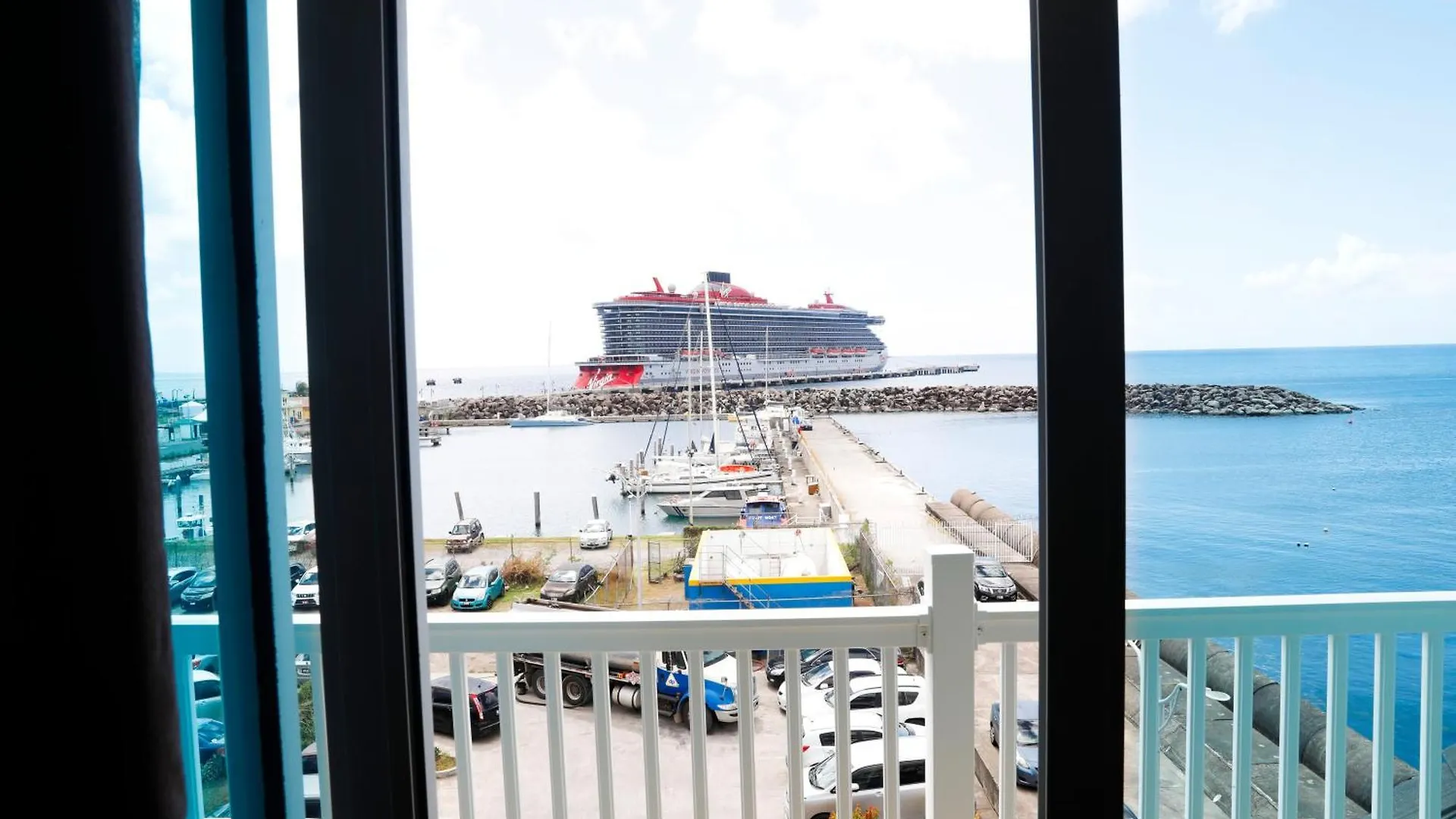 Kings Pavilion Suites Hotel Basseterre 3*,